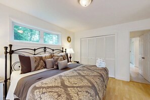 Iron/ironing board, free WiFi, bed sheets - Sunny coastal retreat with deck, grill, beach, dock, & ocean access (East Boothbay)