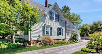 Parker House: Historic home - walk downtown, dog-friendly & washer/dryer
