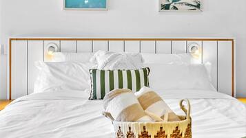 Iron/ironing board, free WiFi, bed sheets