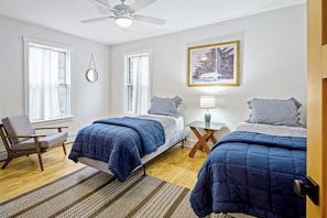 Iron/ironing board, free WiFi, bed sheets - Waterfront Duplex, walkable, harbor views, AC, dog friendly (Camden)