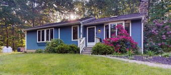 Tree-lined home with screened porch & perfect Midcoast location