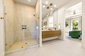 Hair dryer - Valhalla/Game Room/Waterslide (Indio)