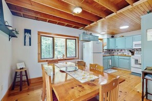 Dining - Sunny, lakefront home on South Pond with private dock, great deck & firepit (Warren)