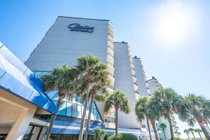 Exterior - Beautiful Low Floor Unit, Pools, Direct Oceanfront (Myrtle Beach)