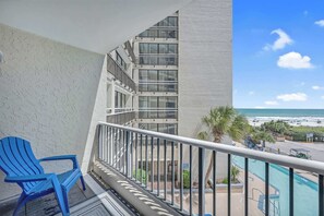 Property grounds - Beautiful Low Floor Unit, Pools, Direct Oceanfront (Myrtle Beach)