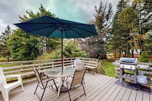 Outdoor dining - Dog-friendly ocean-view home with grill, wood stove, deck, washer/dryer, & AC (Southwest Harbor)