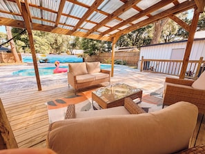 Outdoor pool, a heated pool - Pool - Fire Pit - Game Room - Close to Downtown - Hammock (St. Augustine)