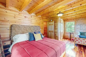 2 bedrooms, desk, iron/ironing board, free WiFi - Tranquil Haven | Secluded waterfront house with sauna, dock, kayaks, canoe, gym (Greenville)