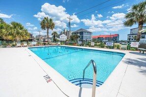 Pool - Ocean  Breeze Retreat Just  Minutes from the Shore (North Myrtle Beach)