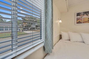 Iron/ironing board, WiFi, bed sheets - Ocean  Breeze Retreat Just  Minutes from the Shore (North Myrtle Beach)