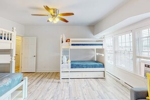Room - Oceanfront, dog-friendly condo with Boothbay Harbor views & prime location (Boothbay Harbor)