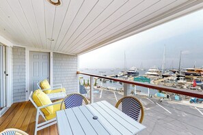Outdoor dining - Oceanfront, dog-friendly condo with Boothbay Harbor views & prime location (Boothbay Harbor)