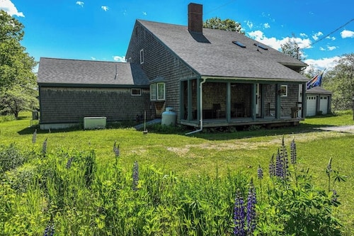 Waterfront stay with scenic deck, grill, smart TVs, shore access - dog-friendly