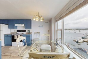 Dining - Oceanfront, dog-friendly condo with Boothbay Harbor views & prime location (Boothbay Harbor)
