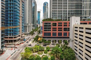 Exterior - Luxury 1BR+Den Suite | Near Kaseya & Bayfront (Miami)