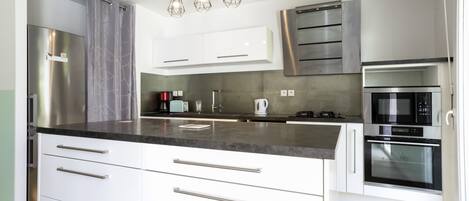 Fridge, microwave, oven, dishwasher