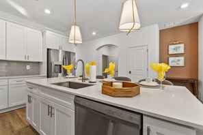 Fridge, microwave, oven, stovetop - 6BR Reunion Villa w Pool, Spa w Modern Decor 7894 (Kissimmee)