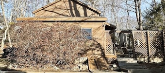 Alluring home with full kitchen, furnished patio, washer/dryer & private yard