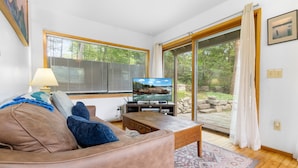 Unclassified image, 5 of 25, button - Ledgewood 9 - Charming Cottage near Seal Harbor Beach and hiking trails (Mount Desert)