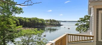 The Lighthouse: Gorgeous Oceanfront Home with Hot Tub, Modern Remodel, and Stunning Views