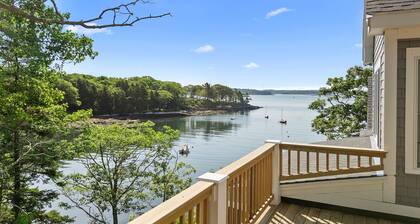 The Lighthouse: Gorgeous Oceanfront Home with Hot Tub, Modern Remodel, and Stunning Views
