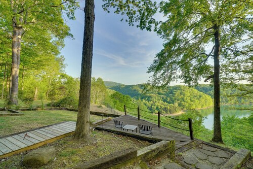 'obey Cottage' Panoramic View of Dale Hollow Lake!
