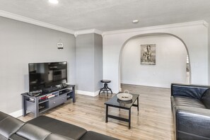 Casa (Multiple Bedrooms) | Interior