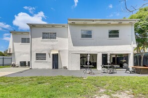 Interior - Group Hub w/ Game Room! 4 Mi to Hard Rock Stadium (Miami Gardens)