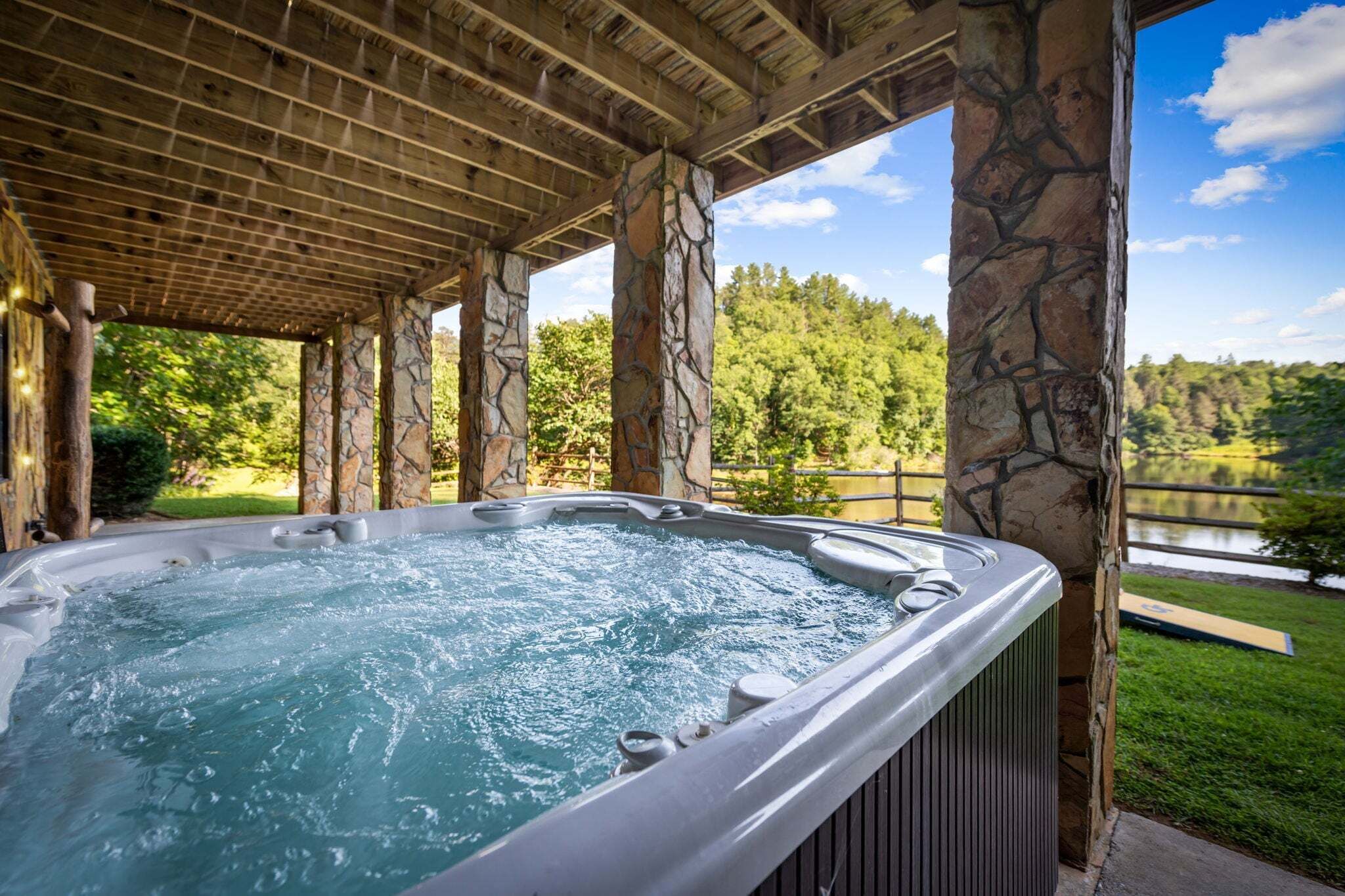 Outdoor spa tub