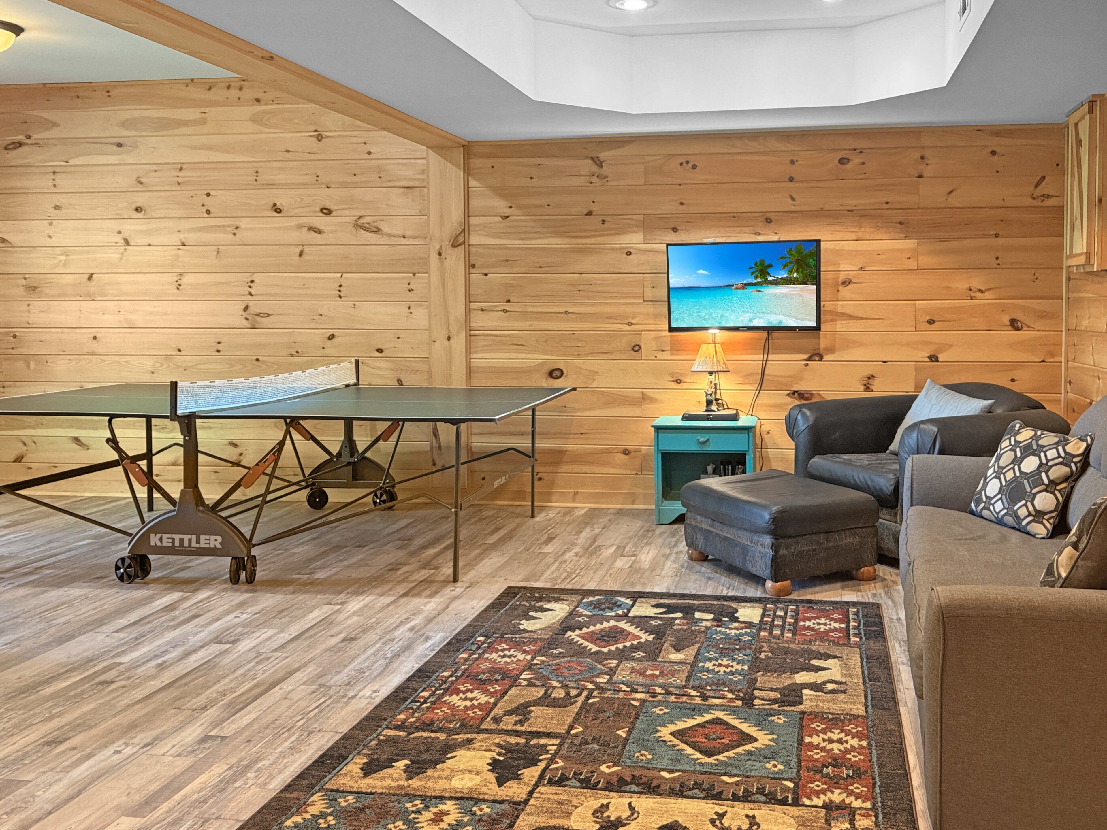 Smart TV, fireplace, table tennis