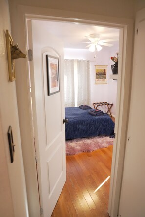 Iron/ironing board, WiFi, bed sheets - Artful Craftsman Bungalow Near Beach and Downtown San Pedro (Los Angeles)