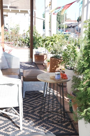 Terrace/patio. Artful Craftsman Bungalow Near Beach and Downtown San Pedro