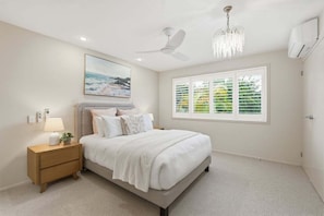 Iron/ironing board, travel cot, WiFi, bed sheets - Garden Villa at Diggers (Coffs Harbour)