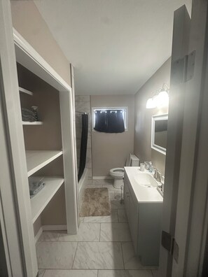 Bathroom - Spacious 5-bedroom house near ACU (Abilene)