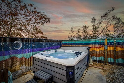 INTRVL Joshua Tree Micro Resort - 3 Homes - Sleeps 20