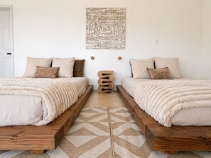 7 bedrooms, desk, iron/ironing board, travel cot