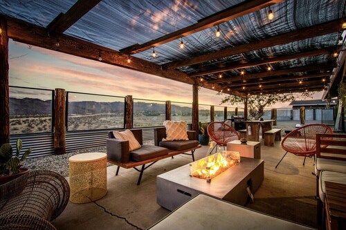 INTRVL Joshua Tree Micro Resort - 3 Homes - Sleeps 20