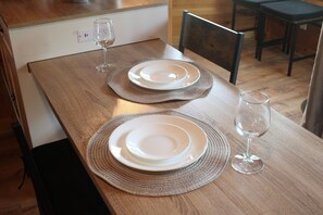 Dining - New Renovation! Honeymoon Cabin · Hot Tub · Near Wedding Chapels. and park! (Gatlinburg)