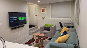 Apartment, 1 Bedroom, Balcony | Living room