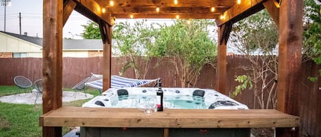 Baignoire à remous extérieure