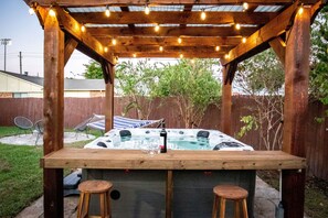 Bain à remous extérieur