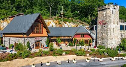 1424 Stockyard-Kid Fav Chatt-town-Sleeps 9