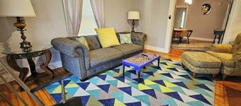 Right B Flyer, 3 bedroom walking distance to University of Dayton.