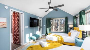 6 bedrooms, iron/ironing board, WiFi, bed sheets