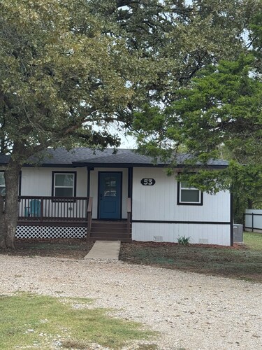 Awesome 3-bedroom house 1.5 miles to Lake Texoma & 5 miles to Megastar casino