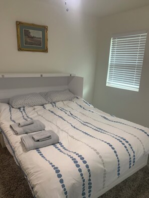 Acceso a internet y ropa de cama 