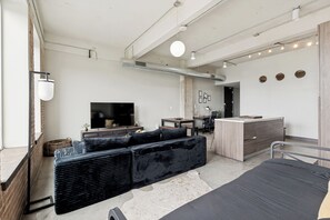 1 bedroom, iron/ironing board, free WiFi, bed sheets - Luxurious Downtown Dallas Loft +
Skyline Views +Resort Amenities (Dallas)