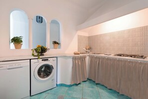 Interior - Casa Scogliera, Seafront House with Terrace (Riviera di Marcigliano)