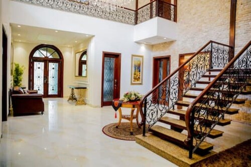 Spacious 5BR, 2 kanal Luxury Family Home