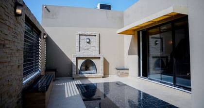 Spacious 5BR, 2 kanal Luxury Family Home